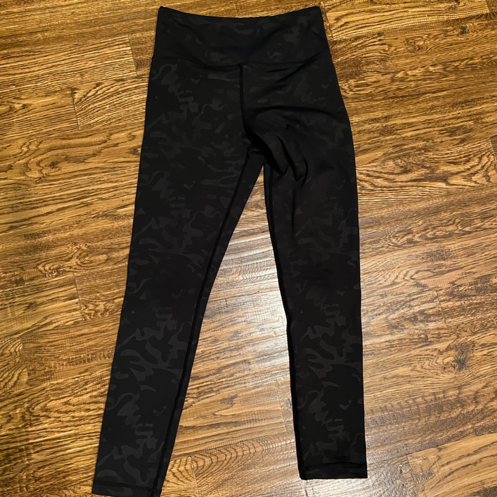 Zyia Black Camo Light and Tight